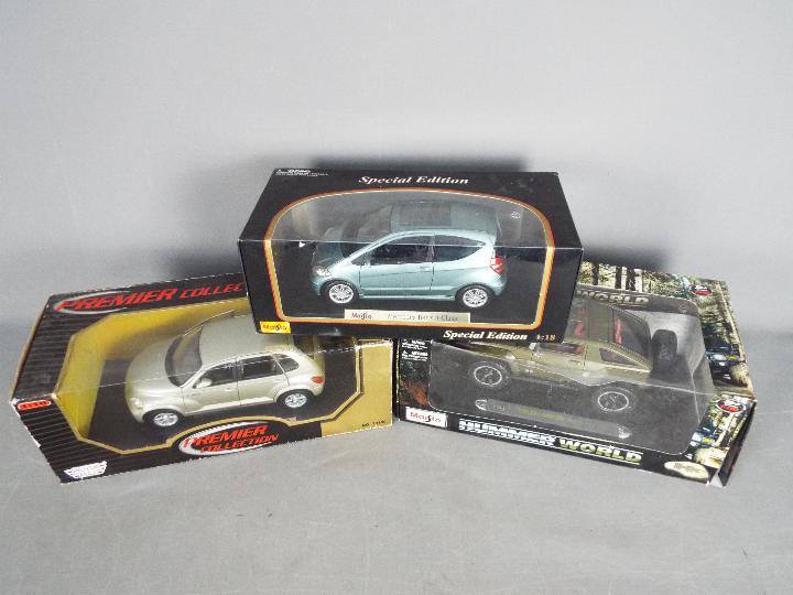 Maisto, Motor Max - Three boxed diecast 1:18 scale model cars.
