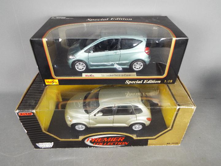 Maisto, Motor Max - Three boxed diecast 1:18 scale model cars. - Image 2 of 4