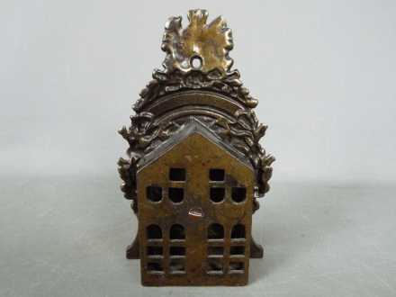 A cast iron money bank, marked 'Our Kitchener Bank, 1914', - Image 2 of 5