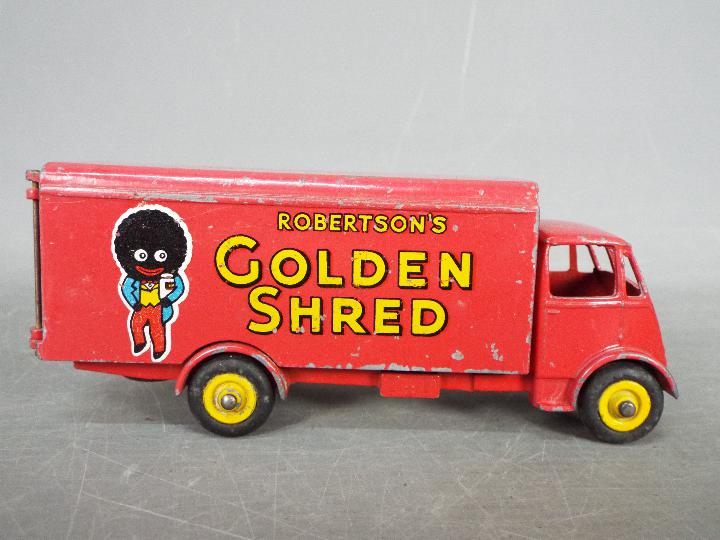 Dinky Toys - An unboxed Dinky Toys #919 Guy Van 'Golden Shred'. - Image 2 of 6