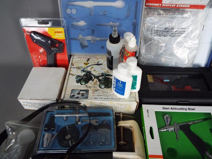 A collection of model making equipment and accessories. - Image 2 of 5