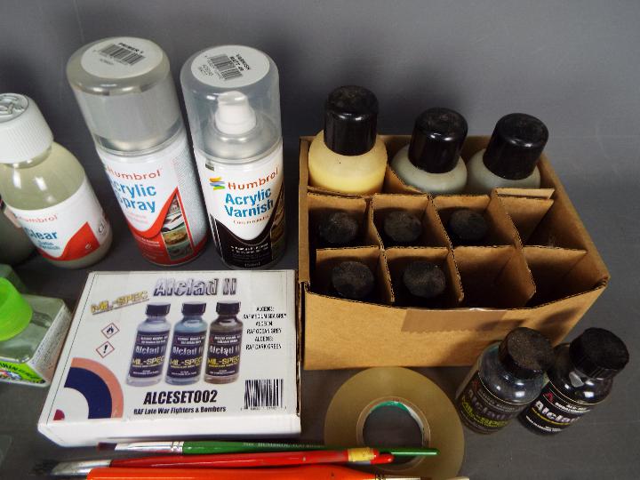 Humbrol, Alclad, Ammo; Ultimate Modelling Products, Others - A collection model paints, varnishes, - Image 3 of 5