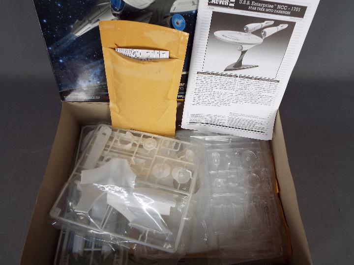 Revell - A boxed Revell #04882 Star Trek 1:500 scale plastic model kit of 'USS Enterprise NCC-1701'. - Image 2 of 2