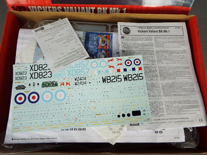 Airfix - A boxed Airfix A1101 1:72 Vickers Valiant BK.Mk.1 plastic model kit. - Image 3 of 3