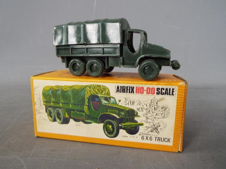 Airfix - three Airfix HO/OO scale vehicles to include a Troop Carrier, - Image 4 of 4