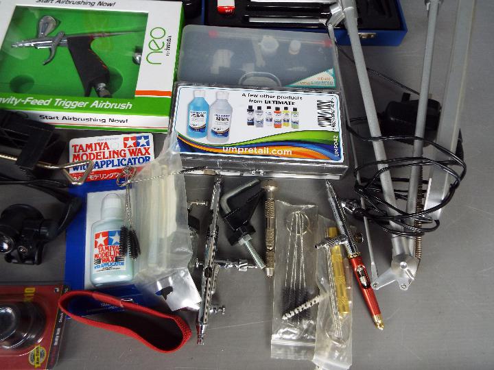 A collection of model making equipment and accessories. - Image 4 of 5