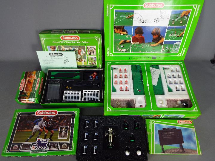 Subbuteo - A collection of 5 boxed Subbuteo sets including # 60140 complete set, # 61158 Scoreboard,
