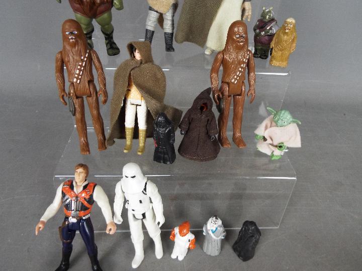 Star Wars - LFL - GMFGI - A lot of 20 loose Star Wars figures and pencil toppers. Lot includes 3. - Image 3 of 3