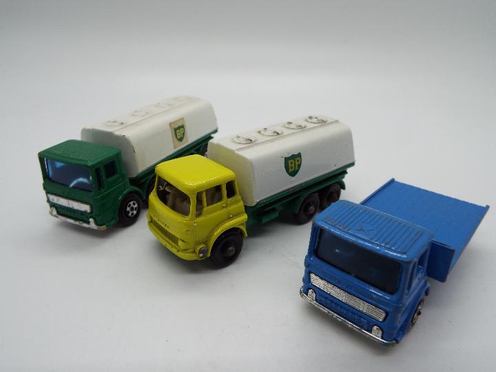 Matchbox - A collection of 13 loose Matchbox vehicles and 4 empty boxes including, # 14 Iso Griffo, - Image 4 of 5