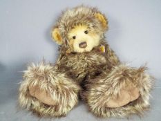 Charlie Bears - An untagged / unnamed Charlie Bears soft toy bear.
