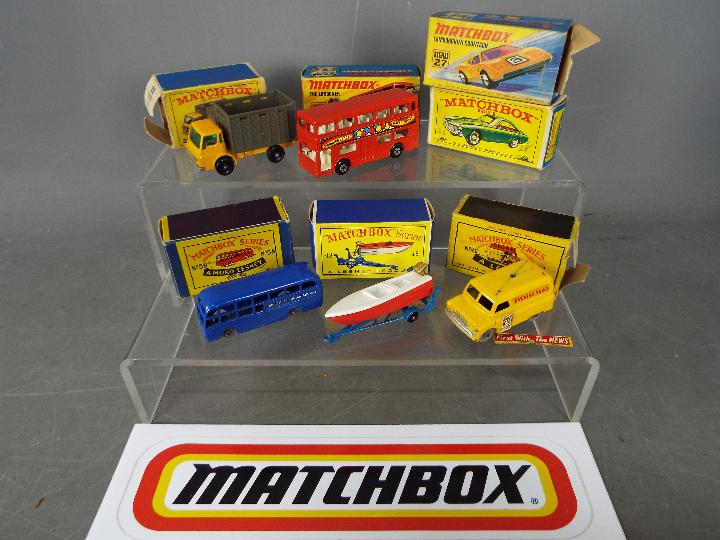 Matchbox - A lot of 5 boxed Matchbox vehicles and 2 empty boxes.