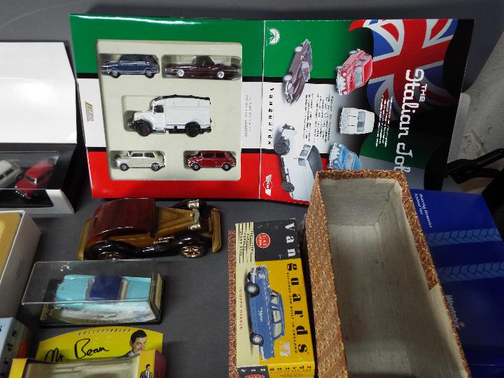 Corgi - Lledo - Solido - A collection of over 20 boxed diecast cars in various scales and also - Image 5 of 6