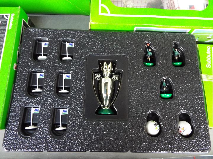 Subbuteo - A collection of 5 boxed Subbuteo sets including # 60140 complete set, # 61158 Scoreboard, - Image 4 of 6