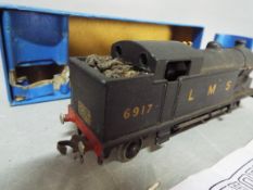 Hornby Dublo - A boxed Hornby Dublo 3-Rail EDL17 0-6-2 Tank Locomotive Op.No.