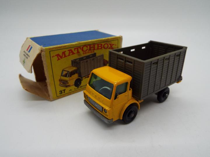 Matchbox - A lot of 5 boxed Matchbox vehicles and 2 empty boxes. - Image 2 of 6