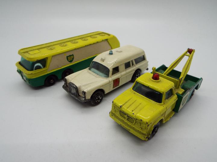 Matchbox - A collection of 13 loose Matchbox vehicles and 4 empty boxes including, # 14 Iso Griffo, - Image 2 of 5