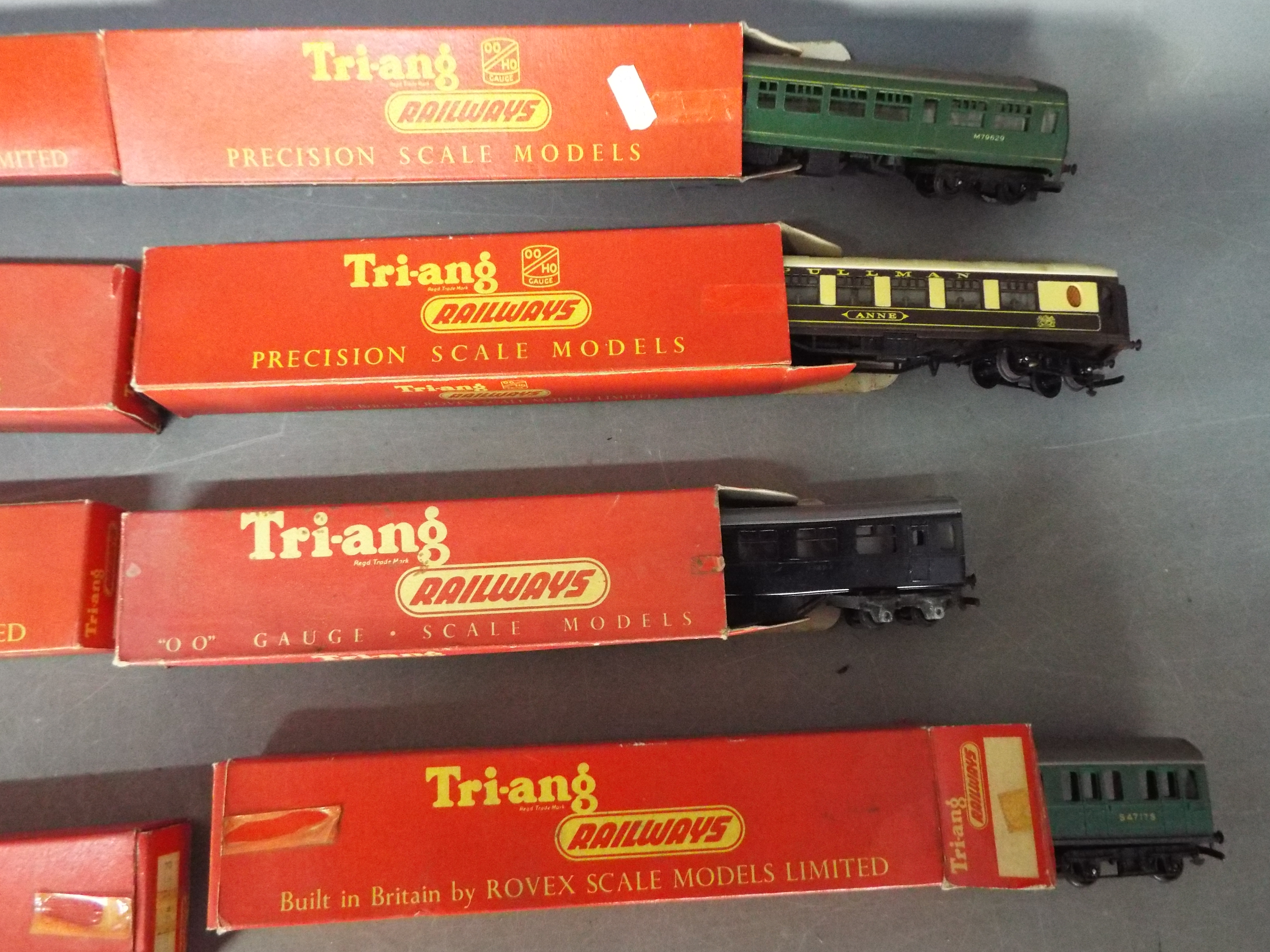 Triang - Eight boxed items of OO gauge passenger and freight rolling stock by Triang. - Image 2 of 2