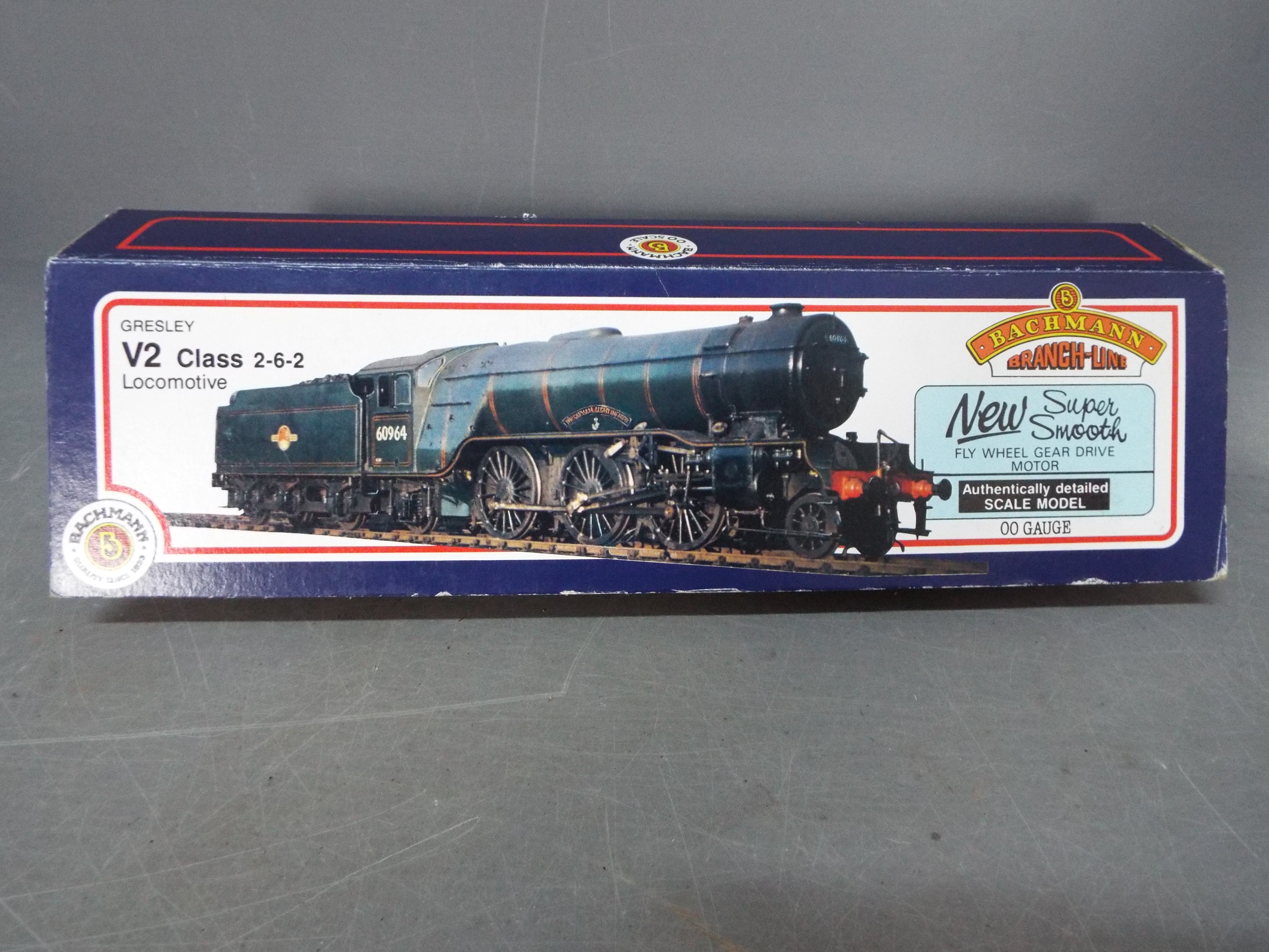 Bachmann - A boxed OO gauge Bachmann #31-556 Gresley V2 Class 2-6-2 Steam Locomotive and Tender Op.