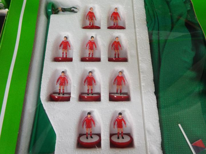 Subbuteo - A collection of 5 boxed Subbuteo sets including # 60140 complete set, # 61158 Scoreboard, - Image 5 of 6