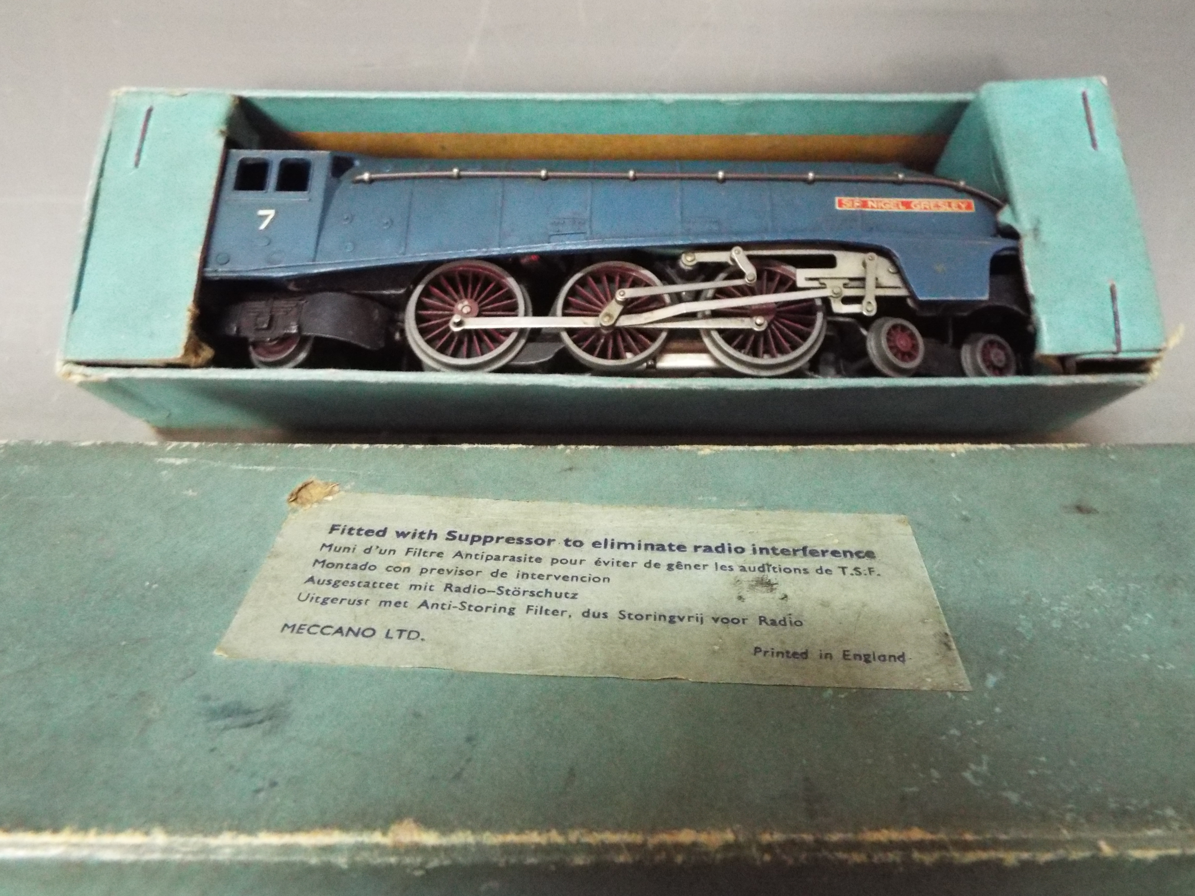 Hornby Dublo - A boxed Hornby Dublo 3-Rail EDL1 4-6-2 Streamlined Locomotive Op.No.