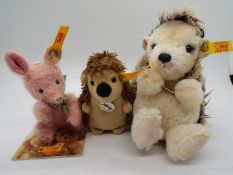 Steiff Animals - a Steiff Pig #040320 with button and yellow label,