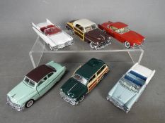 Franklin Mint - A fleet of six 1:43 scale unboxed diecast American model vehicles by Franklin Mint.