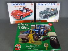 Airfix - Bburago - Lot of 3 boxed model kits, Airfix Shaun The Sheep and tractor,