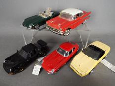 Franklin Mint - A collection of unboxed 124 diecast model cars from Franklin Mint.