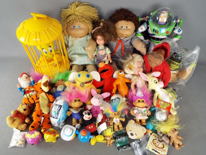 Jesmar Cabbage Patch - Disney Pixar - Universal - A collection of over 20 dolls and figures