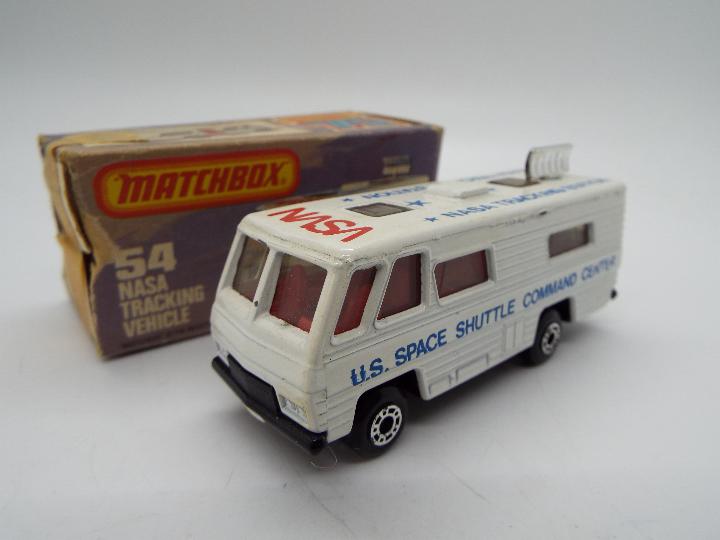 Matchbox - A lot of 5 boxed vehicles including # 4 '57 Chevy, # 14 Leyland Petrol Tanker, - Image 4 of 6