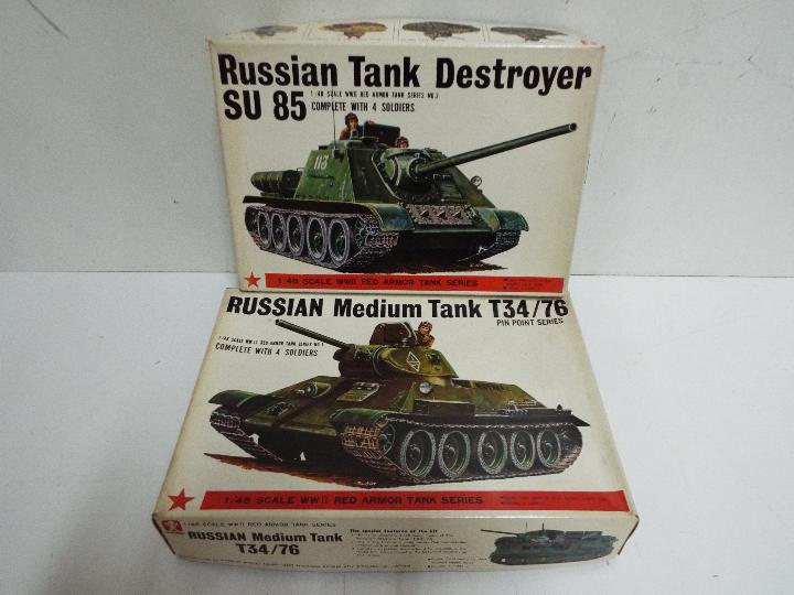 Bandai - 2 boxed unmade Bandai 1:48 scale Russian tank model kits including # 8372 SU85 tank