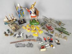 Aurora, Airfix, Rose Miniatures, Others - An unboxed group of both plastic and metal soldiers,