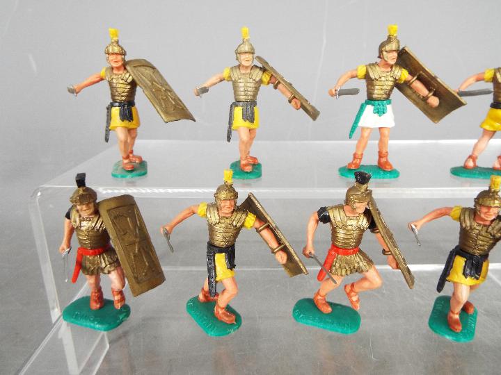 Timpo - A cohort of 16 unboxed plastic Timpo Roman foot soldiers, in a variety of action poses. - Image 2 of 5
