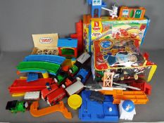 Thomas The Tank - A large quantity of Thomas The Tank play set including track,