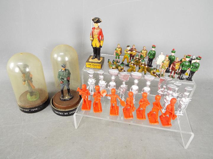 Toy Soldiers, Unconfirmed Makers - A collection of mainly painted white metal figures,