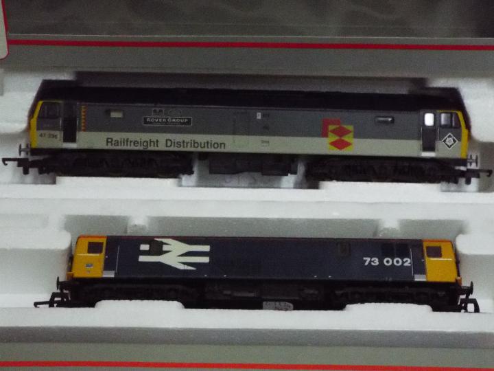 Lima - two OO gauge diesel electric locomotives comprising class 73 blue livery op no 73002 #