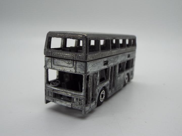 Matchbox - A 'First Shot' UK (Enfield) produced model of a Matchbox MB17 London Bus. - Image 3 of 6