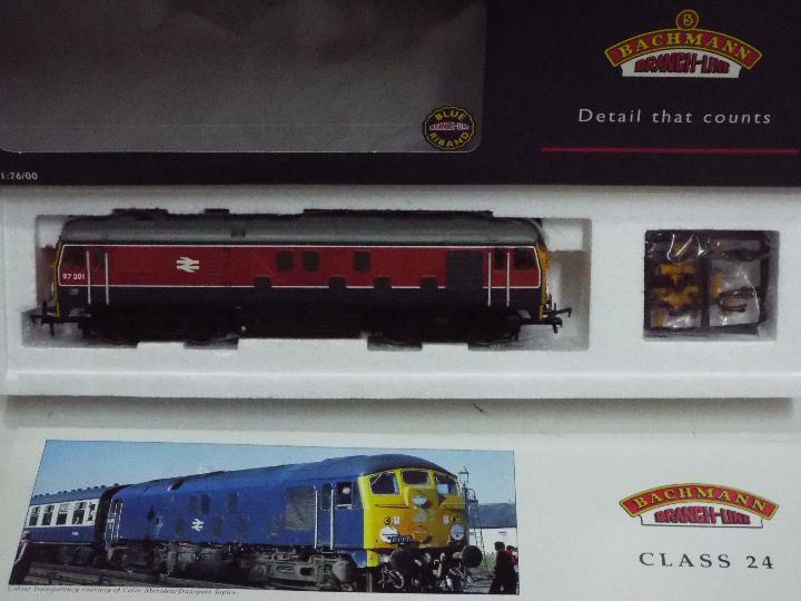 Bachmann Branch-Line Blue Riband - an OO gauge diesel locomotive class 24 Derby RTC livedry Rail - Image 2 of 2
