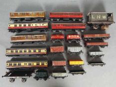 Hornby Dublo - A collection of Hornby Dublo,