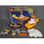 LEGO 21306 - a Lego 21306 The Beatles Yellow Submarine,