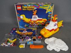 LEGO 21306 - a Lego 21306 The Beatles Yellow Submarine,