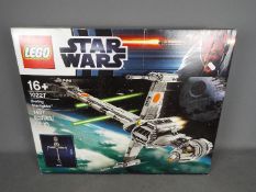 LEGO- a Lego 10227 Star Wars B-wing Starfighter ,Construction set. Factory sealed.