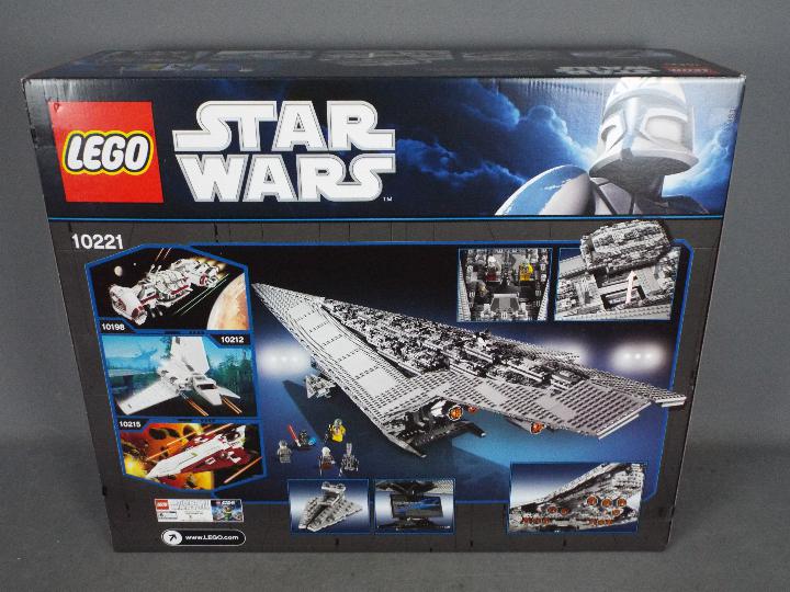 LEGO - 10221 Star Wars Super Star Destroyer construction set, factory sealed. - Image 2 of 2