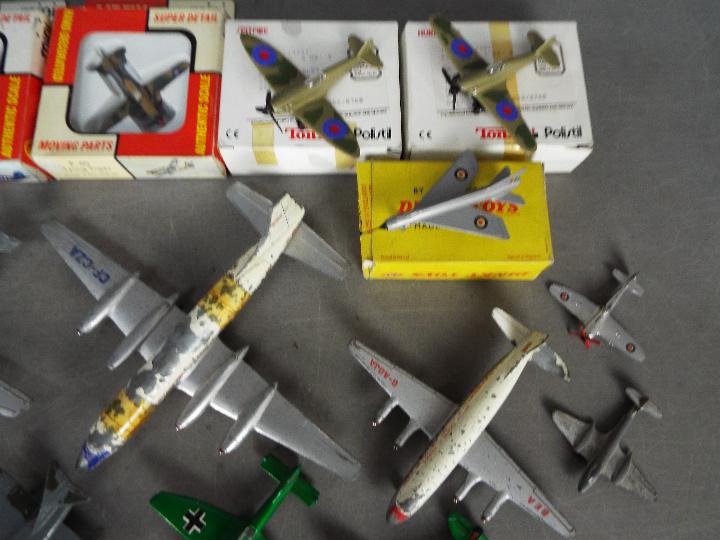 Airfix, Dinky Toys, Tonka Matchbox - A fleet of mixed boxed and unboxed diecast model aircraft. - Image 3 of 3