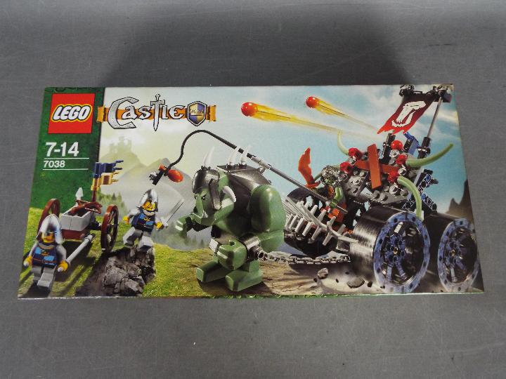 LEGO - 7038 - Castle Fantasy Era Troll Assault Wagon Construction set.