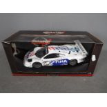 UT Models - McLaren F1 GTR in 1:18 scale # 39710.