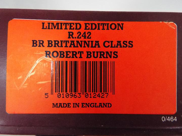 Hornby - A boxed Hornby 'Top link' Limited Edition OO gauge R242 Britannia Class 4-6-2 steam - Image 3 of 3