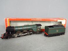 Hornby - A boxed Hornby 4-6-2 A3 class steam locomotive and tender Op.No.