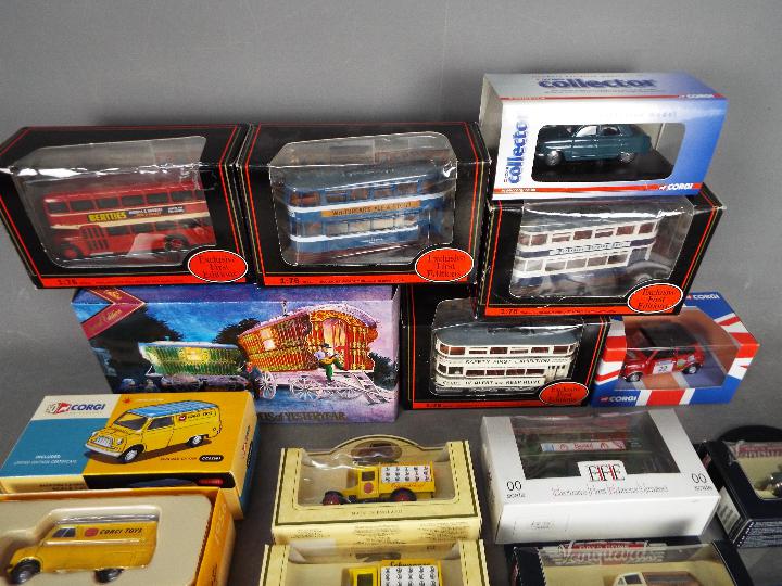 EFE, Matchbox, Lledo, Corgi - A collection of boxed diecast model vehicles in various scales. - Image 3 of 3