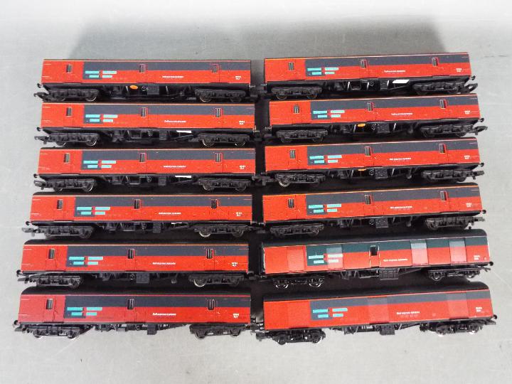 Lima, Bachmann - A rake of 12 unboxed OO gauge Royal Mail Express Systems van.